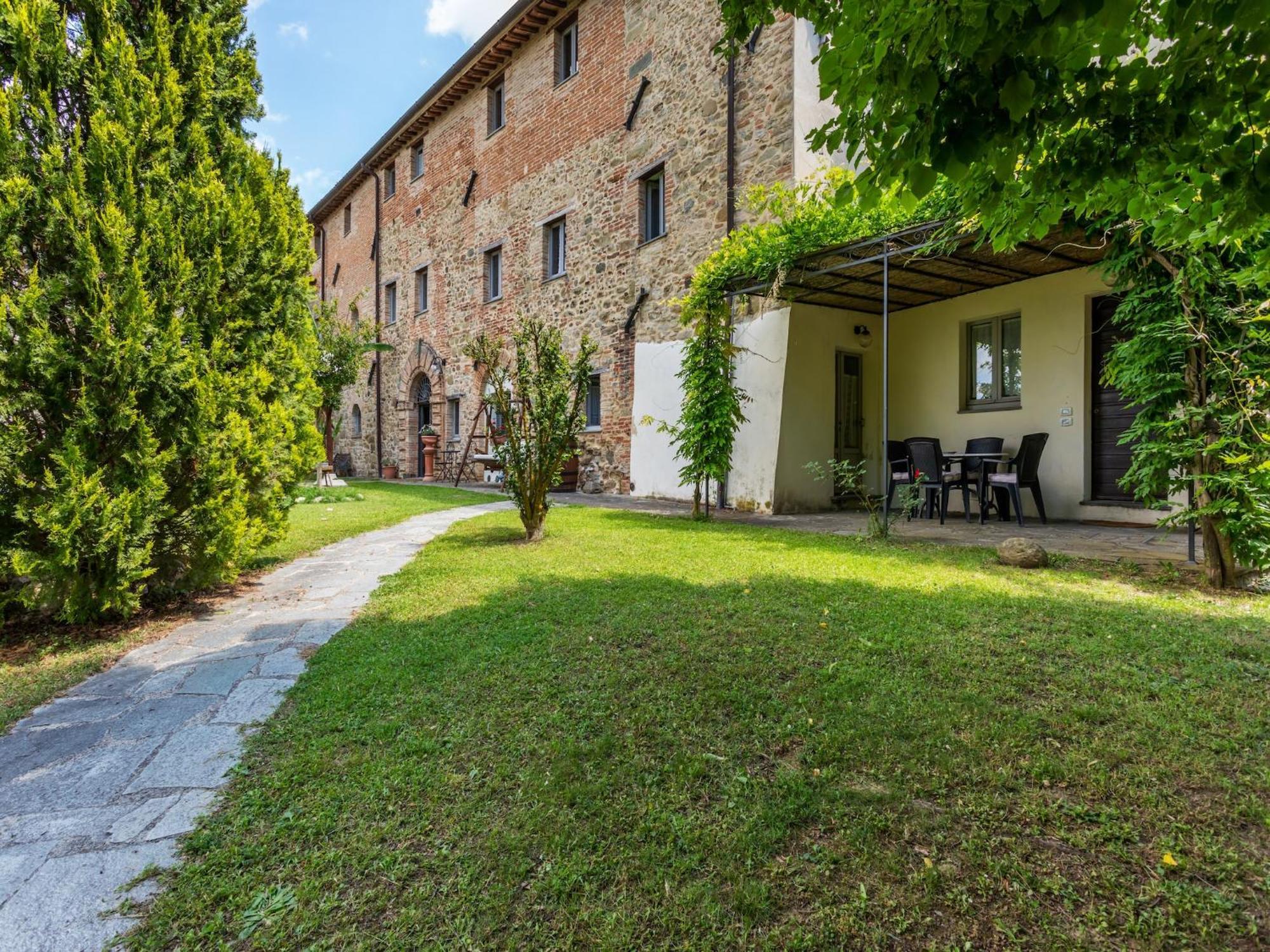 Rustic Holiday Home In Citt Di Castello With Swimming Pool 치타디카스텔로 외부 사진